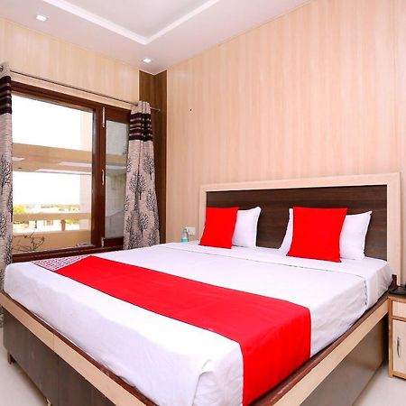 Oyo Flagship Armaan Resort Shāhpur Eksteriør bilde