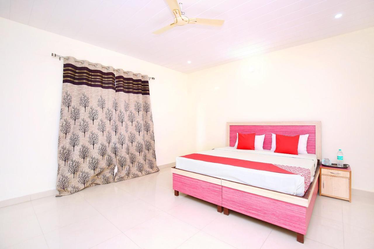 Oyo Flagship Armaan Resort Shāhpur Eksteriør bilde