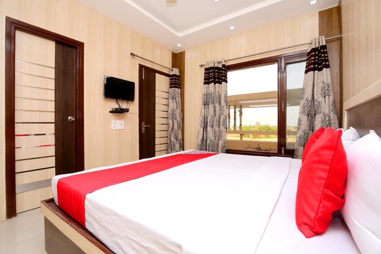 Oyo Flagship Armaan Resort Shāhpur Eksteriør bilde